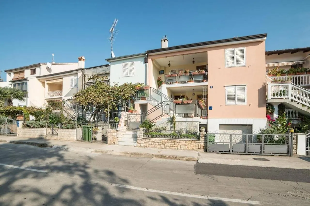 Guest house Apartments Luco Near The Beach And City Center Porec