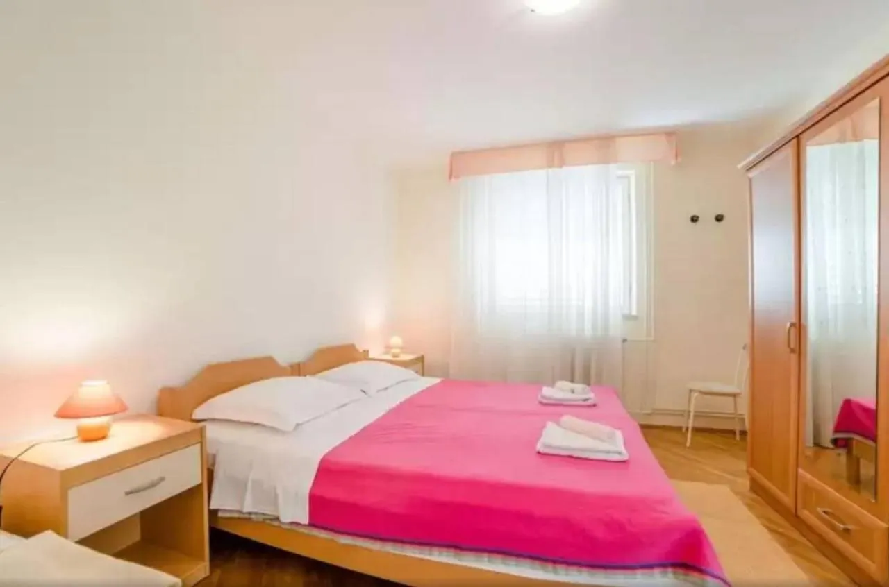 Apartments Luco Near The Beach And City Center Πόρετς