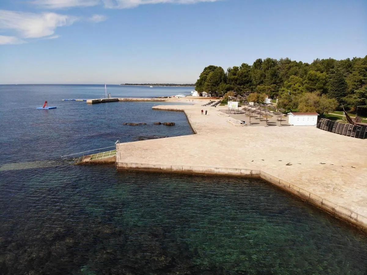 Apartments Luco Near The Beach And City Center Πόρετς