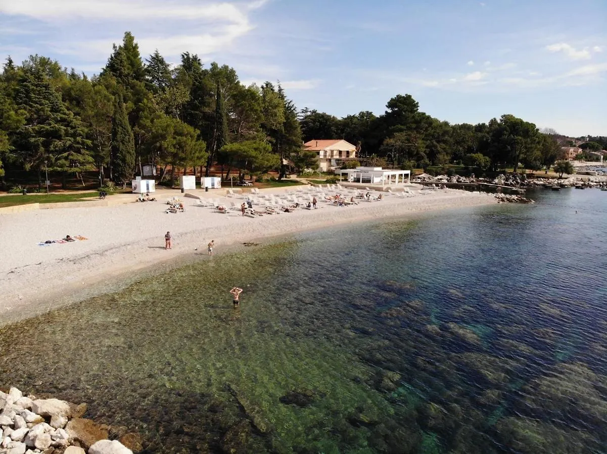 Apartments Luco Near The Beach And City Center Porec Guest house