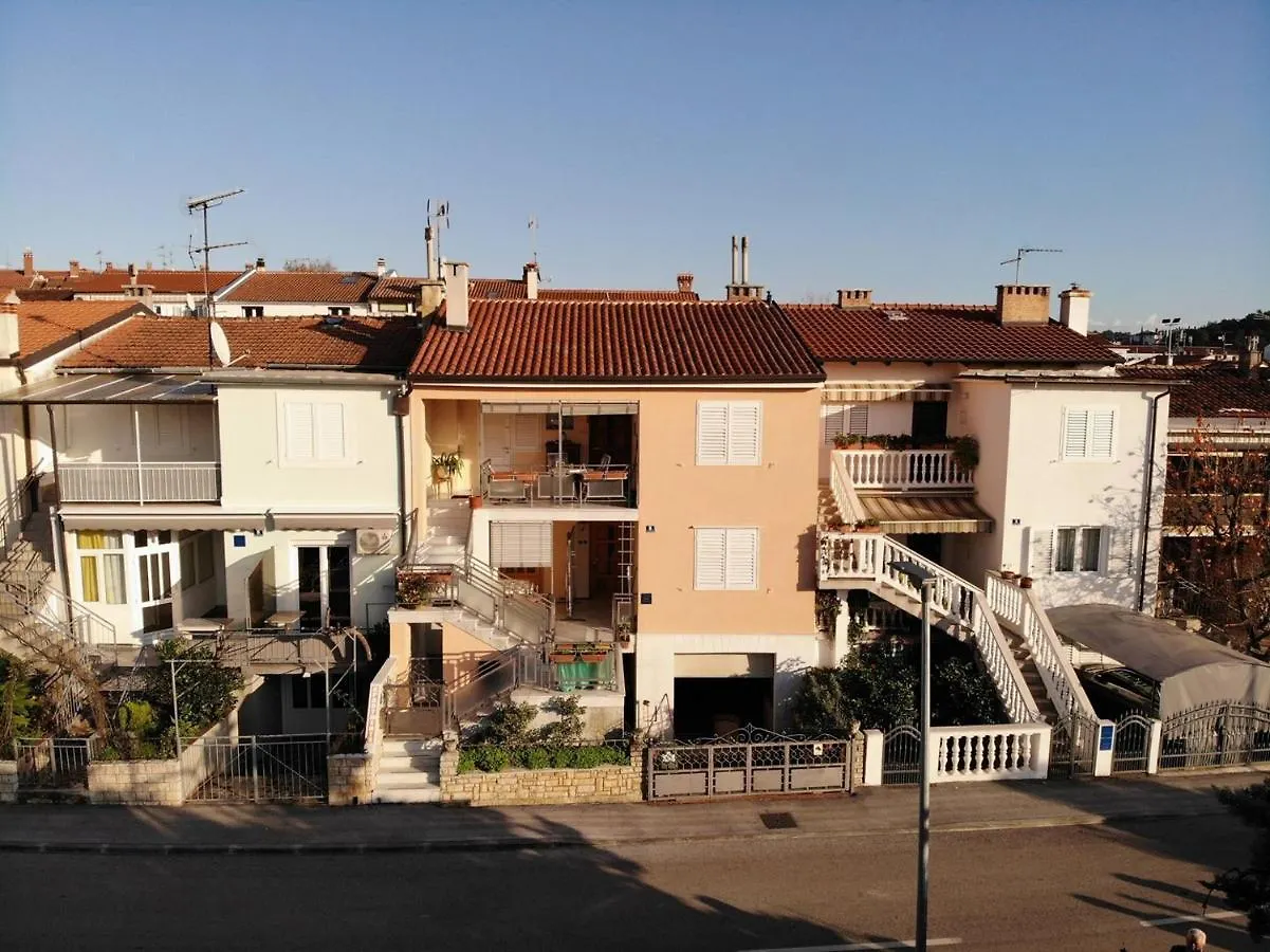 Apartments Luco Near The Beach And City Center Porec