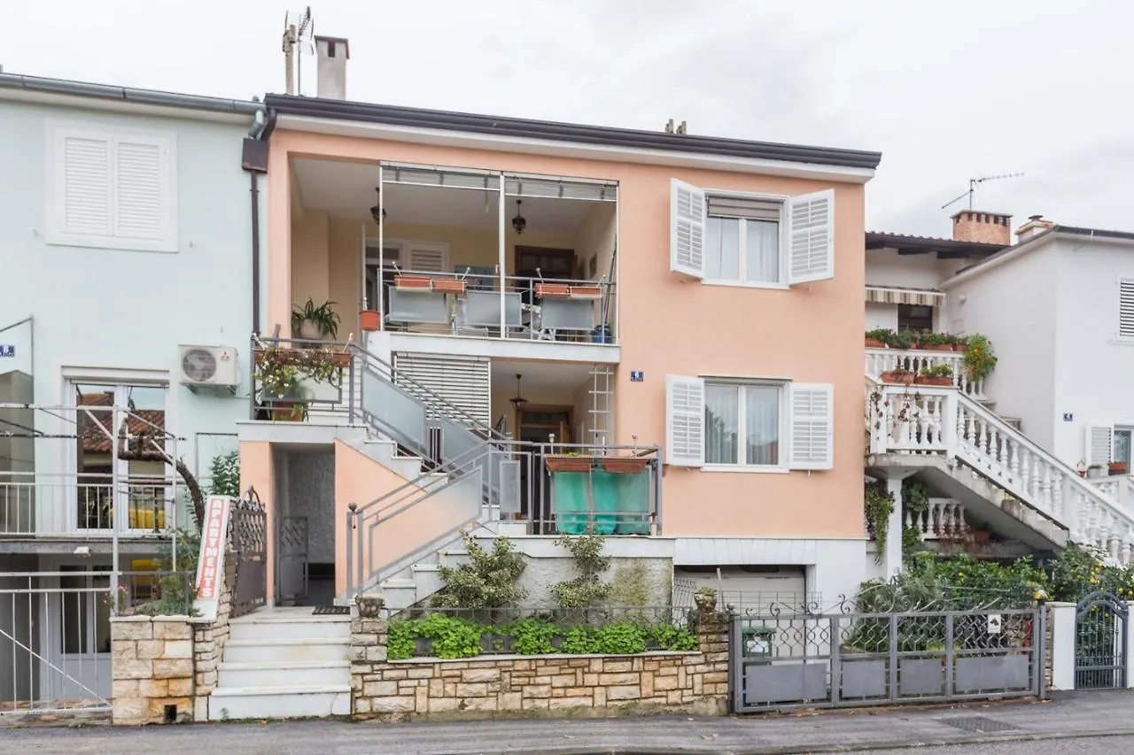 פורץ Apartments Luco Near The Beach And City Center