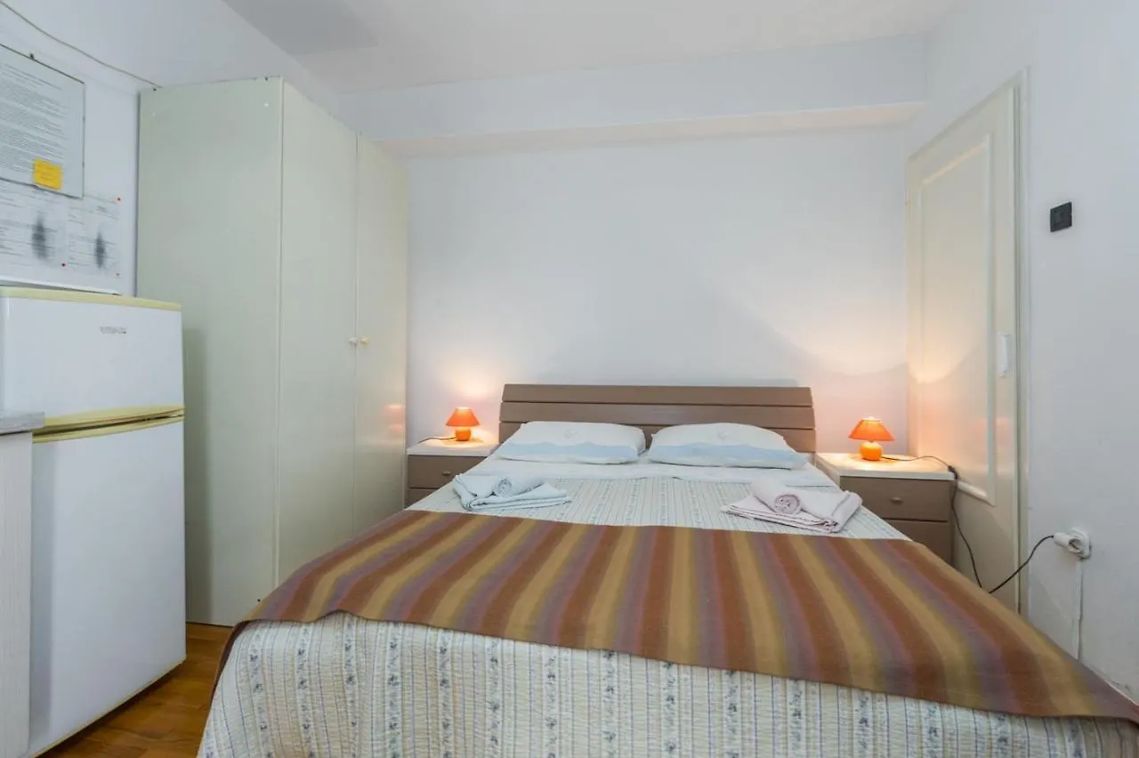 בית הארחה פורץ Apartments Luco Near The Beach And City Center